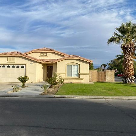 Walking Distance To Stagecoach Indio Exterior foto