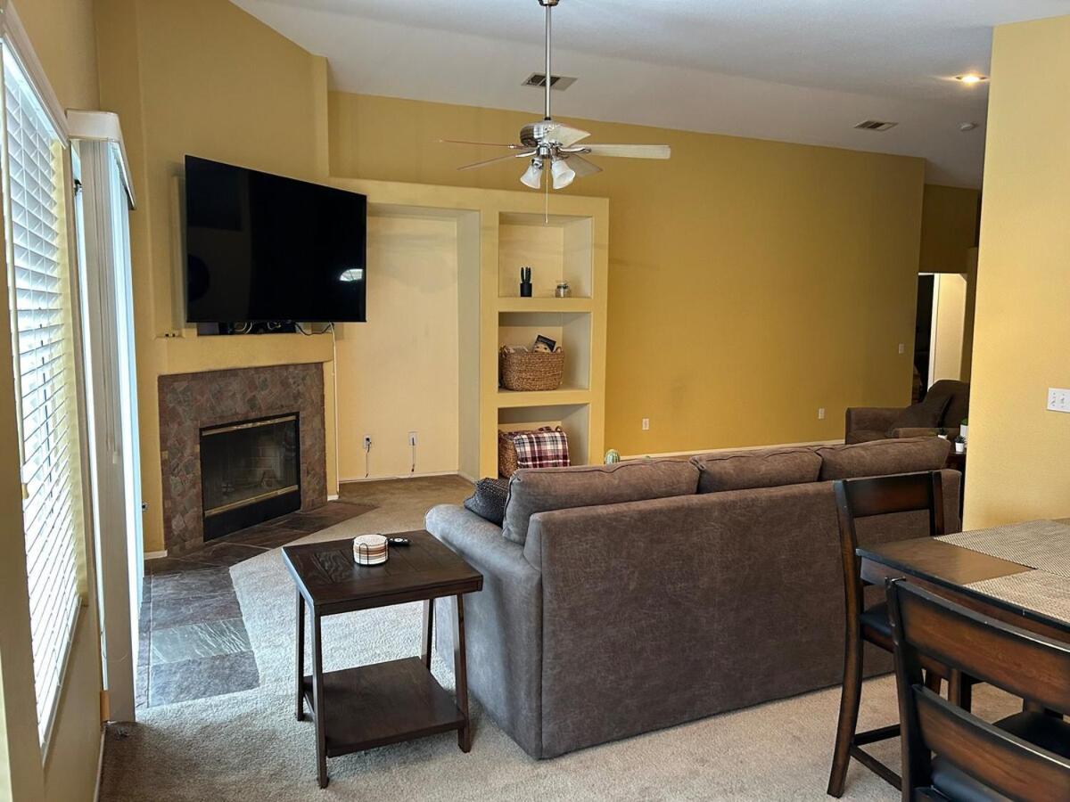 Walking Distance To Stagecoach Indio Exterior foto
