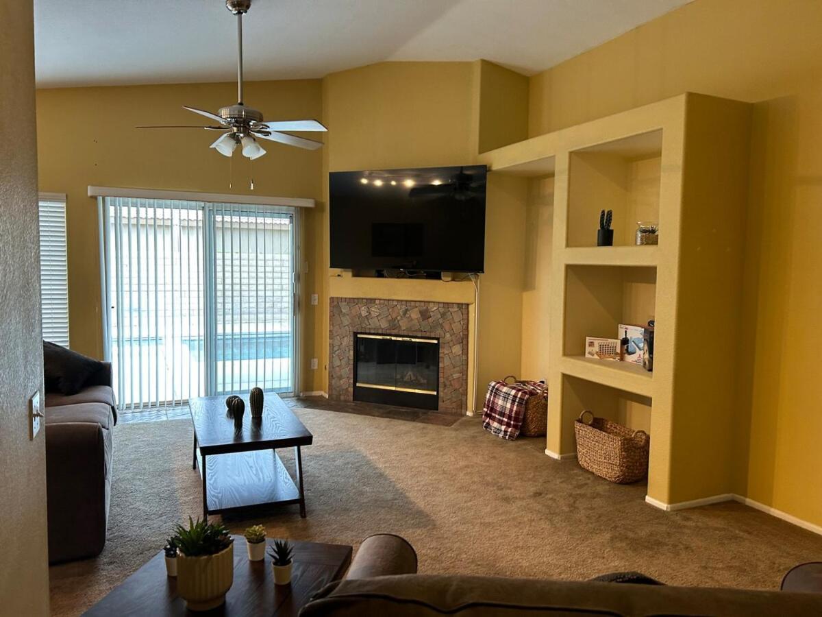 Walking Distance To Stagecoach Indio Exterior foto