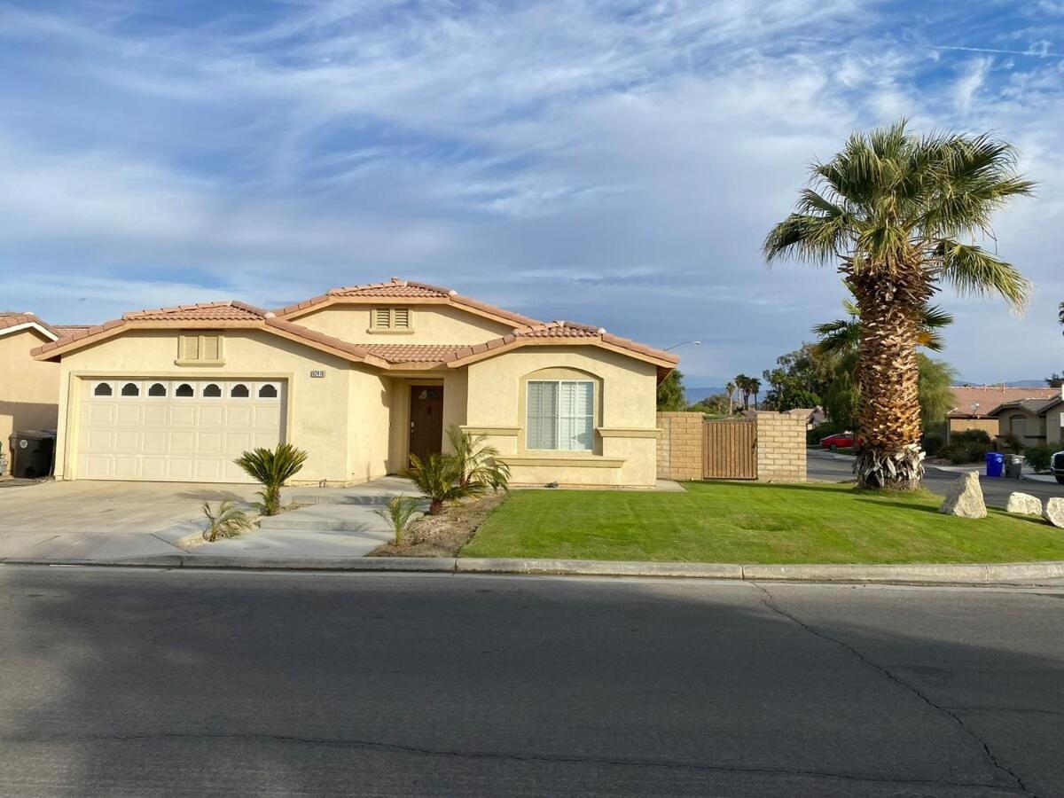 Walking Distance To Stagecoach Indio Exterior foto